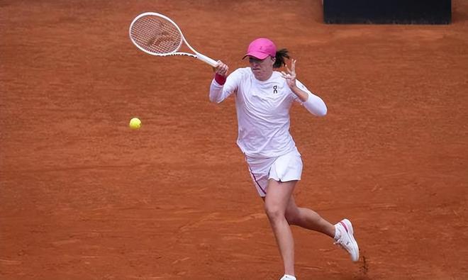 吉鲁成为法国最年长进球者 距离亨利纪录只差2球.